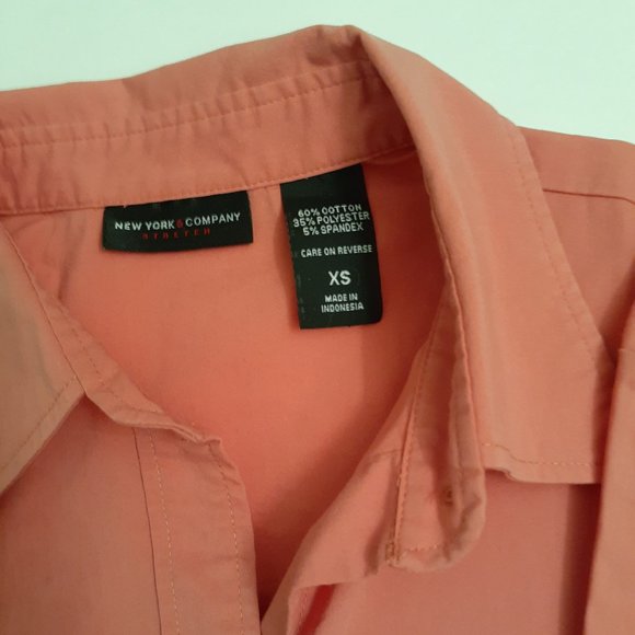 NEW YORK COMPANY LADIES BLOUSE , SIZE XS. A BEAUTIFUL BLOUSE FOR WORK OR PLAY - Picture 3 of 3